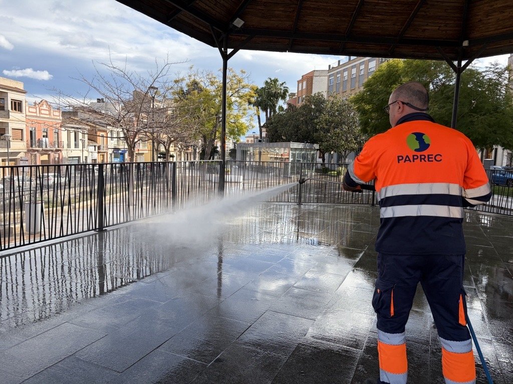 Picassent refuerza el servicio de limpieza durante las Fallas
